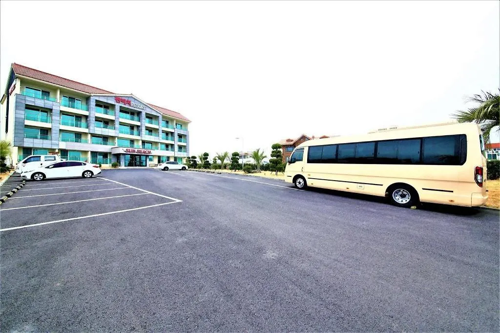 Jeju Sunbeach Hotel & Resort 3*,